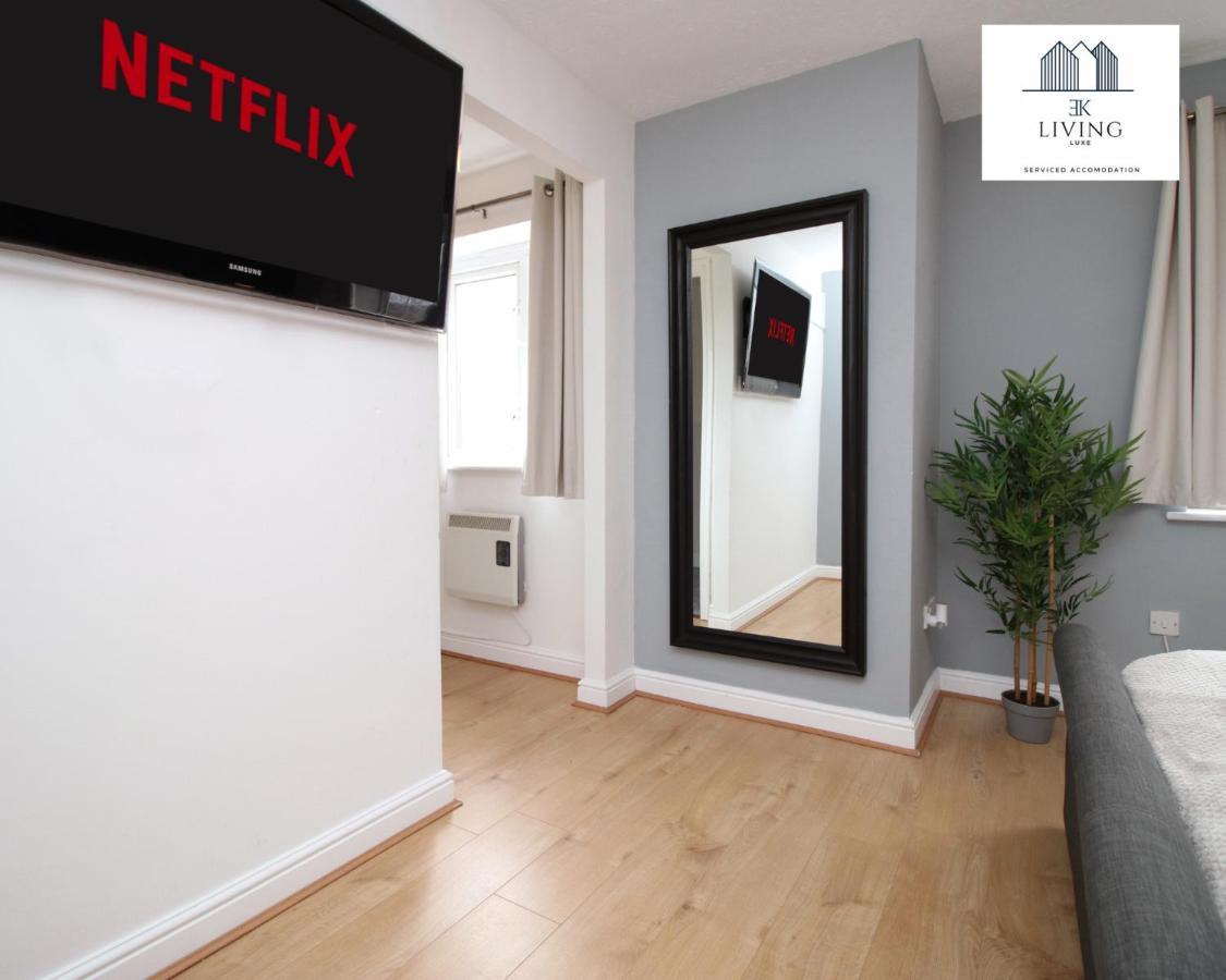 Spacious 3 Bedroom Duplex Apartment On Cardiff Bay - Free Parking & Wifi By Ekliving Luxe Short Lets & Serviced Accommodation Eksteriør billede